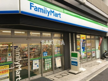 ファミリーマート 横浜戸部七丁目店の画像1