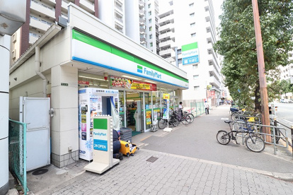 ファミリーマート 南森町駅前店の画像1