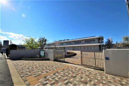 多摩市立多摩第二小学校の画像1