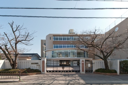 南山本小学校の画像1