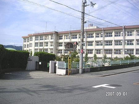 豊中市立第十一中学校の画像