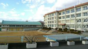 豊中市立第十一中学校の画像1