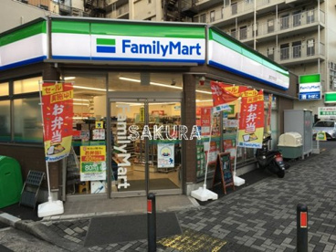 ファミリーマート 鶴見区役所通り店の画像1