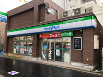 ファミリーマート駒沢大学駅東口店