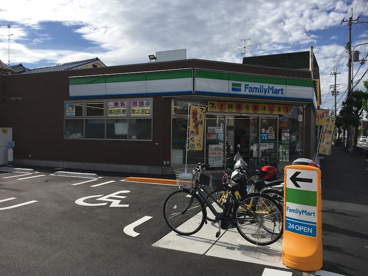 ファミリーマート 豊中北条町店の画像1