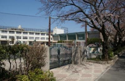 中野区立新井小学校の画像1