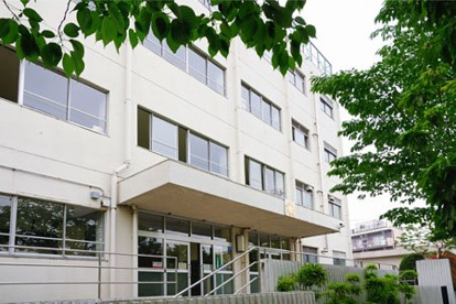 世田谷区立駒沢中学校の画像1