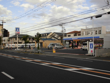ローソン 岸和田加守町三丁目店の画像1