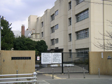 尼崎市立立花中学校の画像1