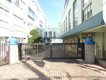目黒区立大鳥中学校の画像1
