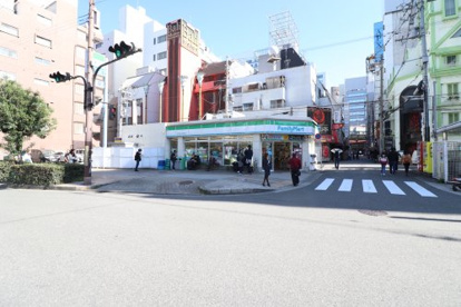 ファミリーマート 四つ橋なんば駅前店の画像1