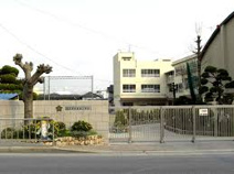 春日小学校