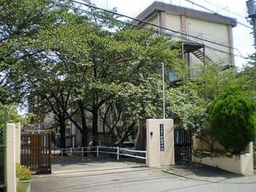 八王子市立椚田中学校の画像1