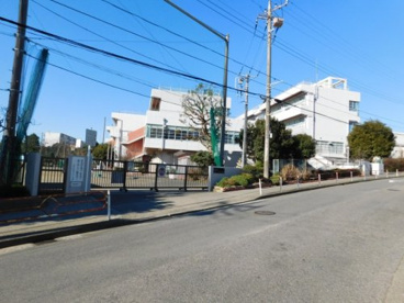 横浜市立野庭すずかけ小学校の画像1