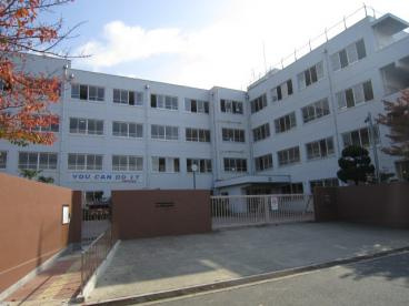 高槻市立川西中学校の画像1