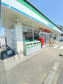 ファミリーマート あきた店の画像1