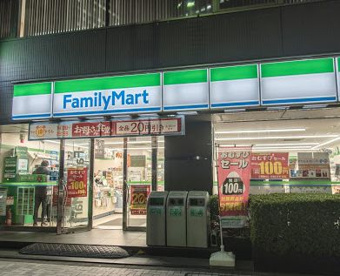 ファミリーマート 新川中央大橋店の画像1
