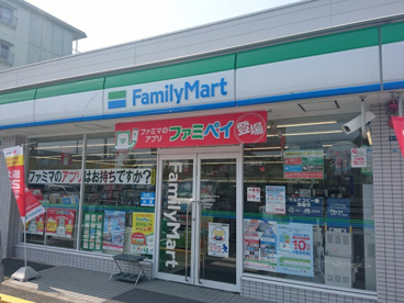 ファミリーマート 草津野村六丁目店の画像1