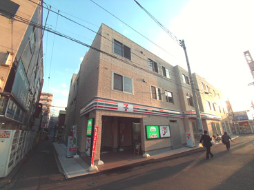 セブンイレブン生麦店の画像1