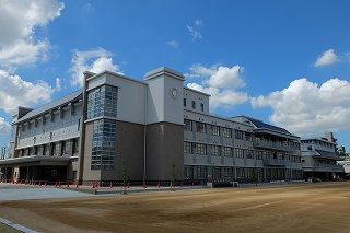 尼崎市立園和小学校の画像1