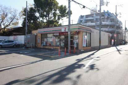 セブンイレブンJR塚本駅西店の画像1