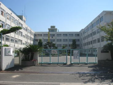高槻市立第十中学校の画像1