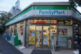 ファミリーマート横浜大口駅前店