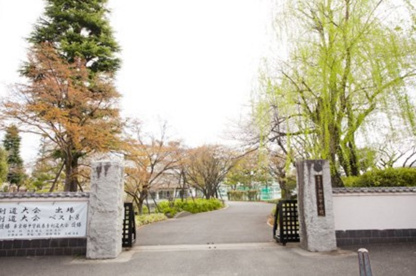 板橋区立加賀中学校の画像1