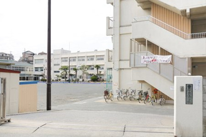 横浜市立六浦小学校の画像1