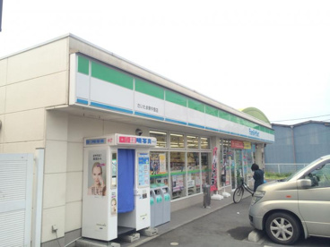 ファミリーマート さいたま新中里店の画像1