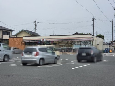 磐田豊島
住所 〒438-0047
静岡県磐田市豊島1354-1
電話番号 0538-36-6388
取り扱い商品・サービス
ATM
マルチコピー機
お会計セルフレジ
店舗留置サービス
セブンミール
たばこ
お酒
揚げ物惣菜
セブンカフェ セブンイレブン 磐田豊島店の画像2