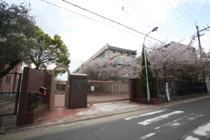 新喜多中学校の画像1