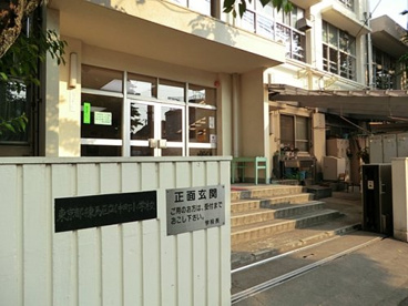 仲町小学校の画像1
