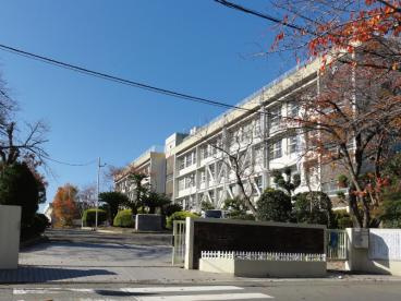 豊中市立第二中学校の画像1