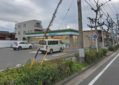 ファミリーマート 鶴見通二丁目店の画像1