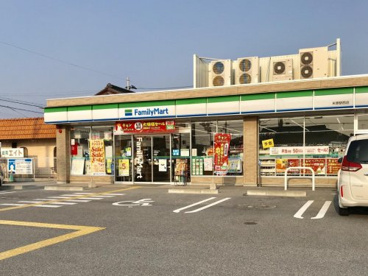 ファミリーマート 米原駅西店の画像1