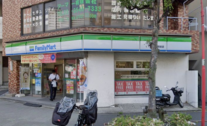 ファミリーマート 新富町駅前店の画像1