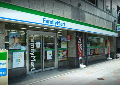 ファミリーマート 築地六丁目店の画像1