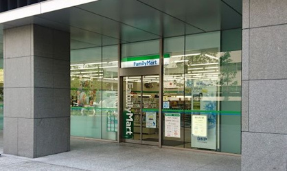ファミリーマート 築地五丁目店の画像1