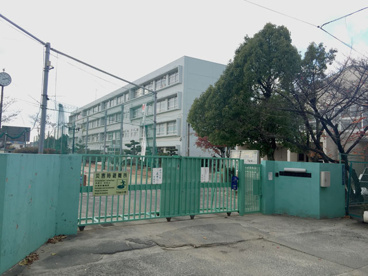 寝屋川市立第五中学校の画像1