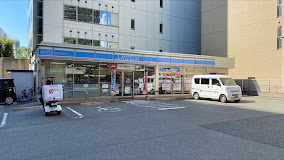 ローソン 博多駅東三丁目店の画像1