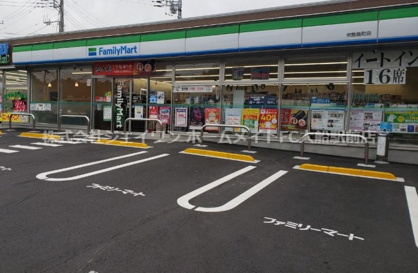 ファミリーマート 栄飯島町店の画像1