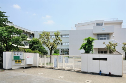 狛江市立狛江第一中学校の画像1