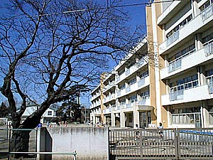 調布市立上ノ原小学校の画像1