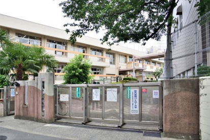 調布市立滝坂小学校の画像1