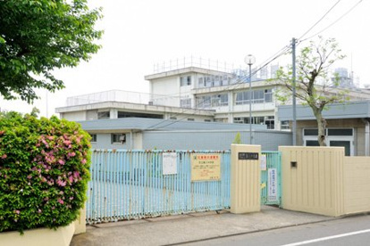 調布市立第八中学校の画像1