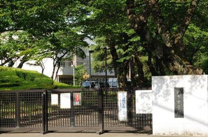 調布市立調布中学校の画像1