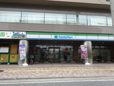 ファミリーマート 川崎多摩病院前店の画像1