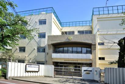 世田谷区立駒留中学校の画像1