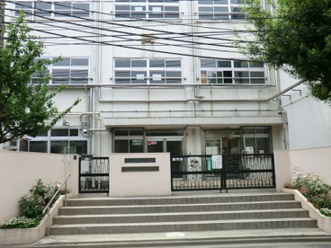 渋谷区立広尾中学校の画像1